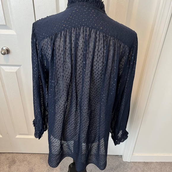 Robert Graham size L silk blend top - Picture 10 of 15